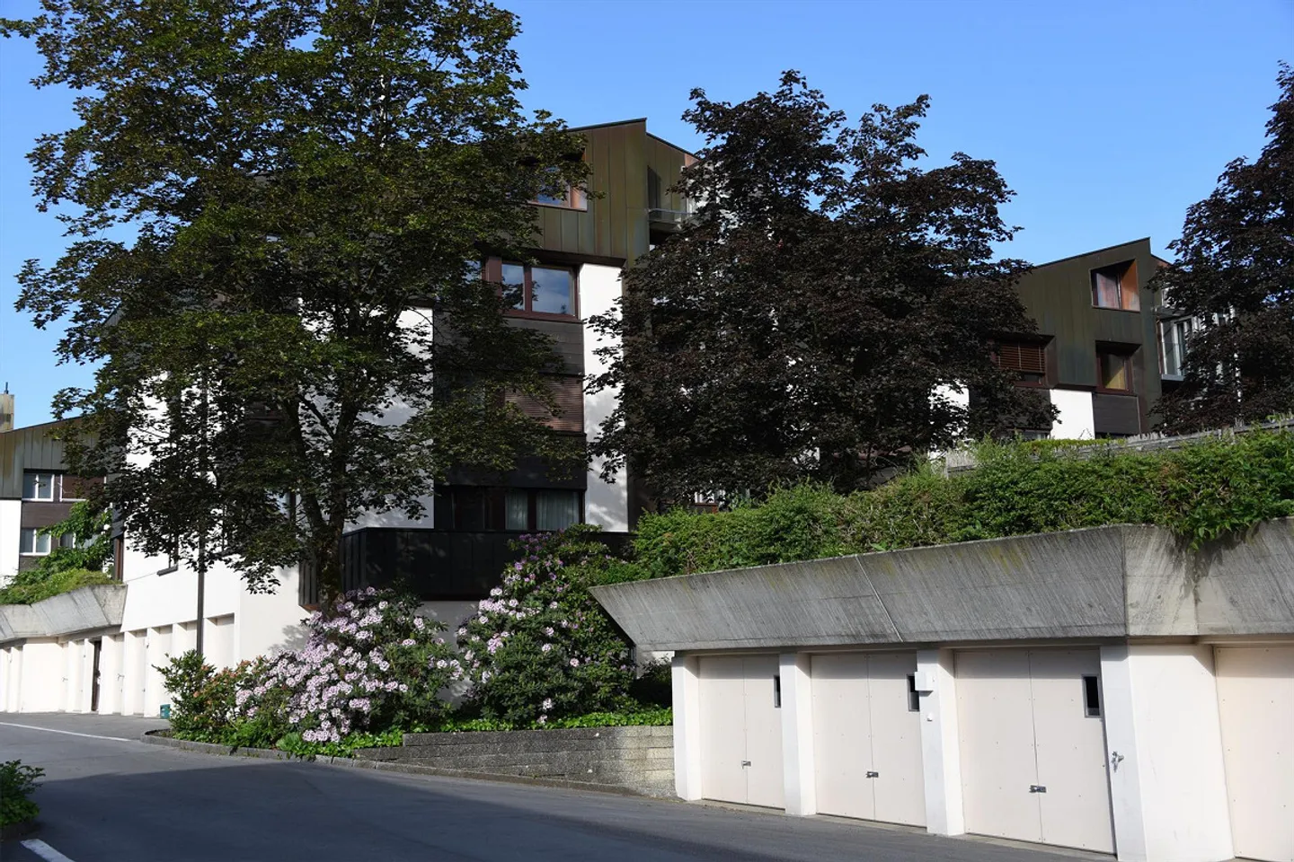 Spacious, Quiet Apartment with Balcony - Photo 14 of 14