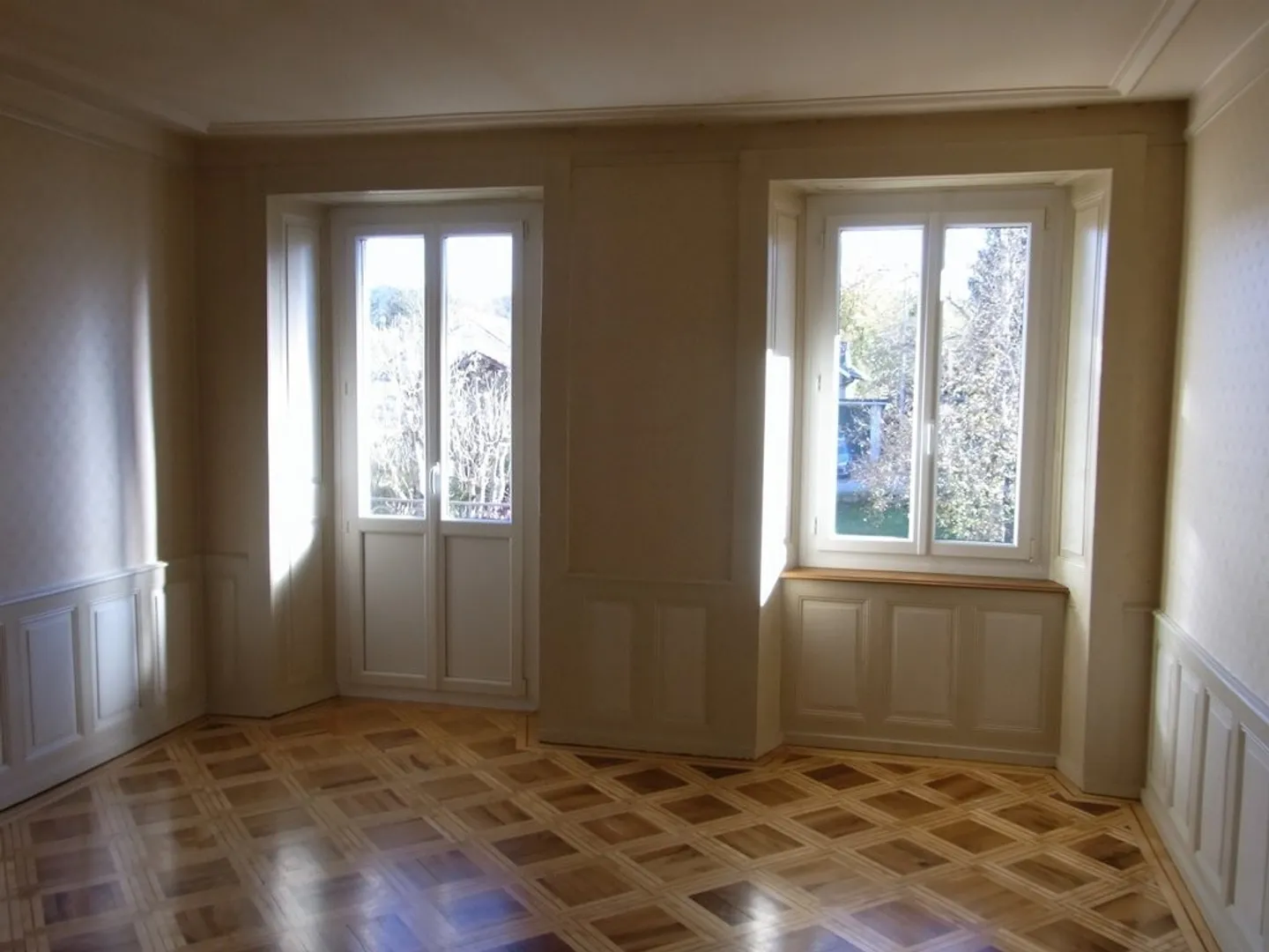 SPAZIOSO APPARTAMENTO DI 150 M2 CON CAMINO E TRAVI - Foto 4 di 9