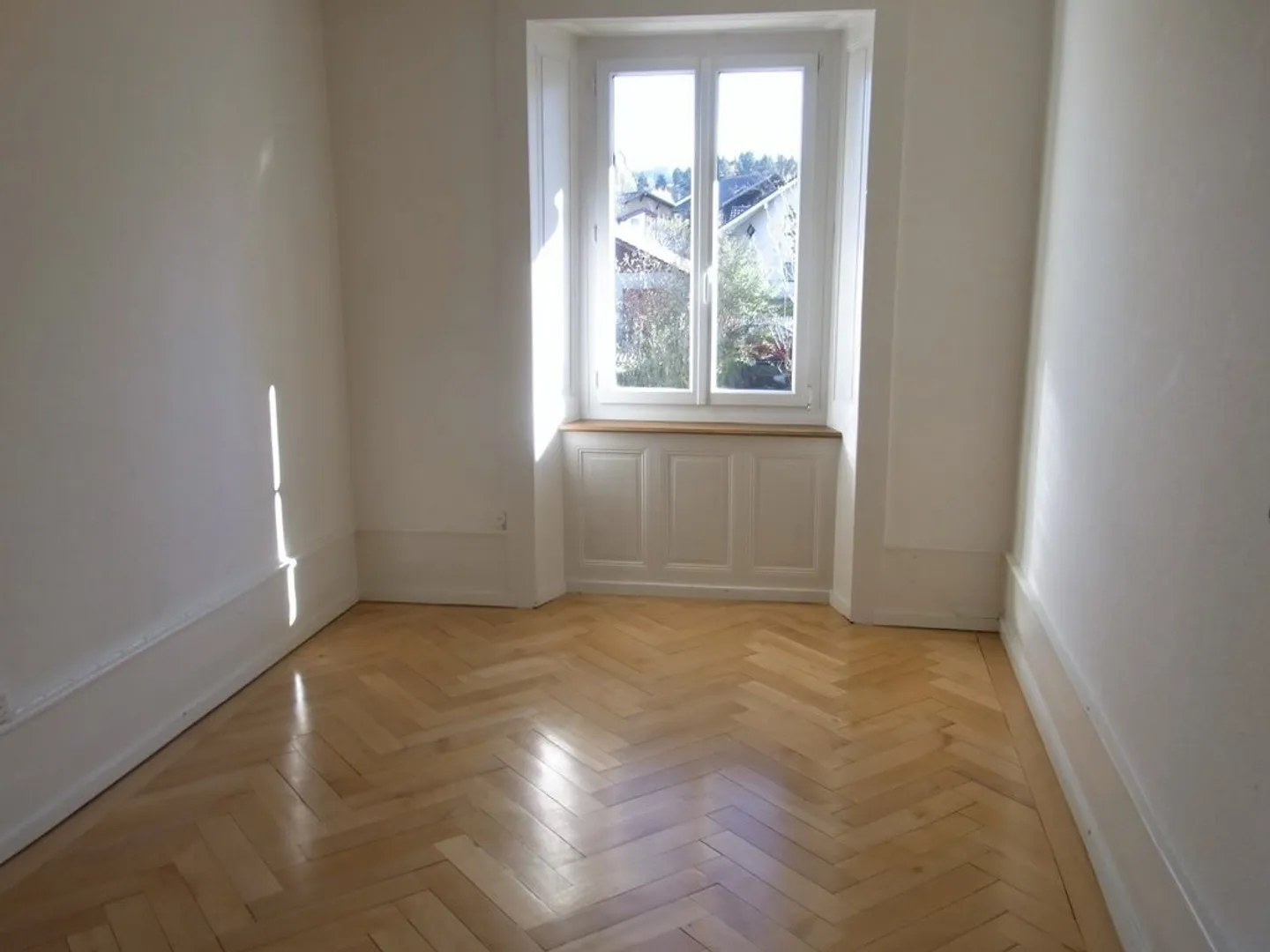 SPAZIOSO APPARTAMENTO DI 150 M2 CON CAMINO E TRAVI - Foto 7 di 9