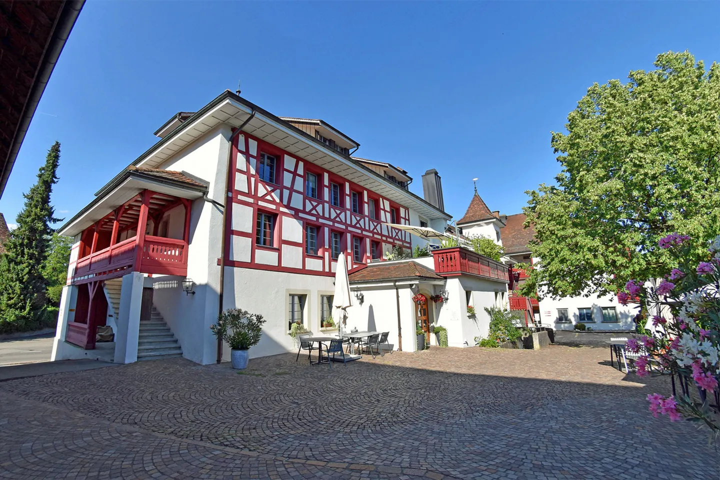 Charmante Wohnung im historischen Leuehof - Foto 2 von 10