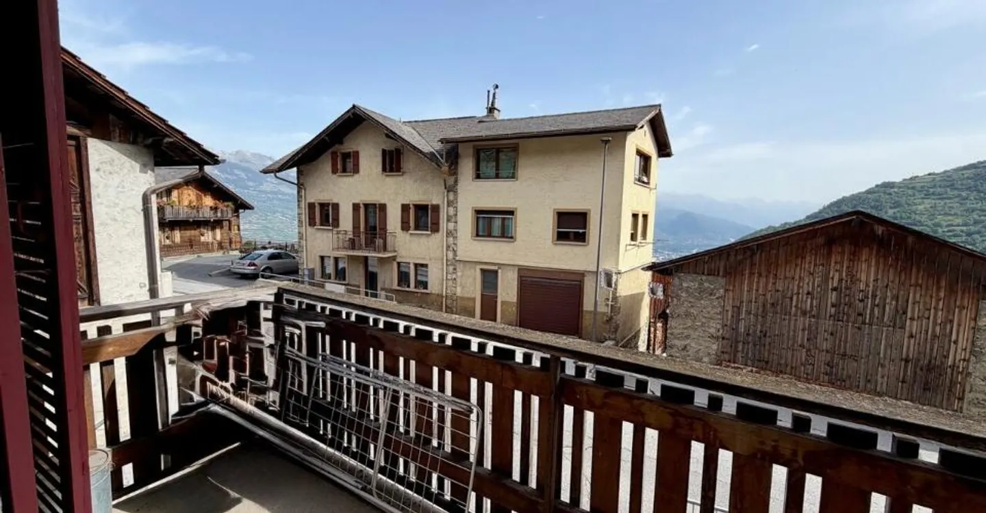 Spacious 4.5-room apartment in the village of Basse-Nendaz - Photo 10 of 12