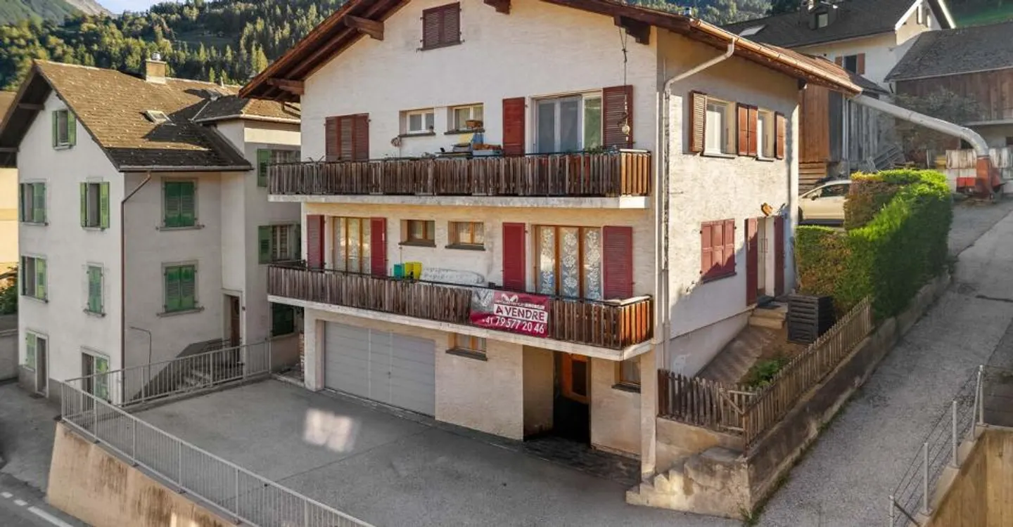 Spacious 4.5-room apartment in the village of Basse-Nendaz - Photo 1 of 12