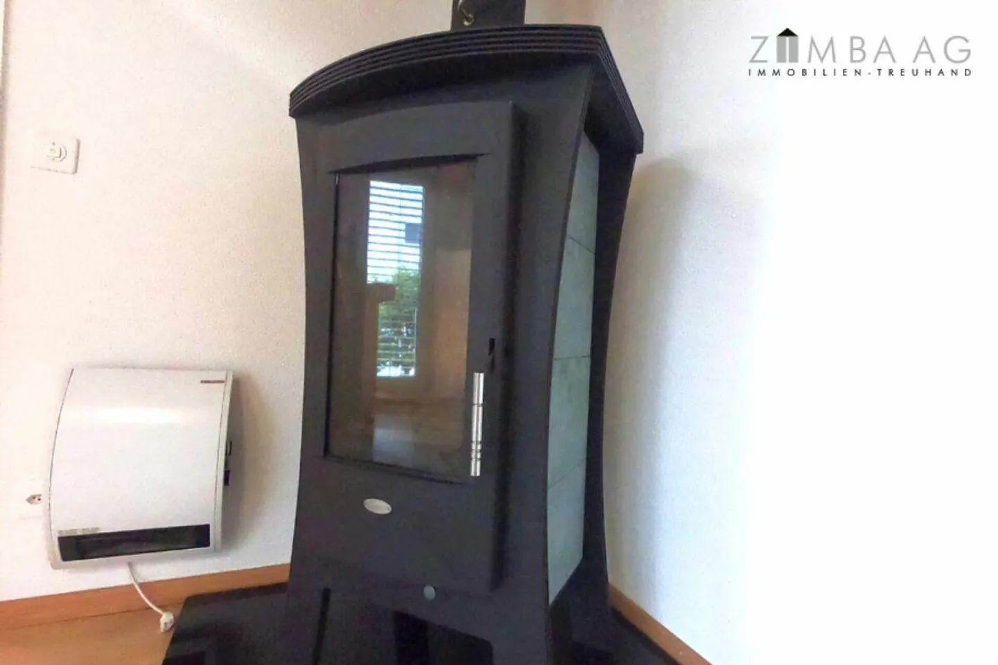 2-storey, very cozy - Photo 9 of 10