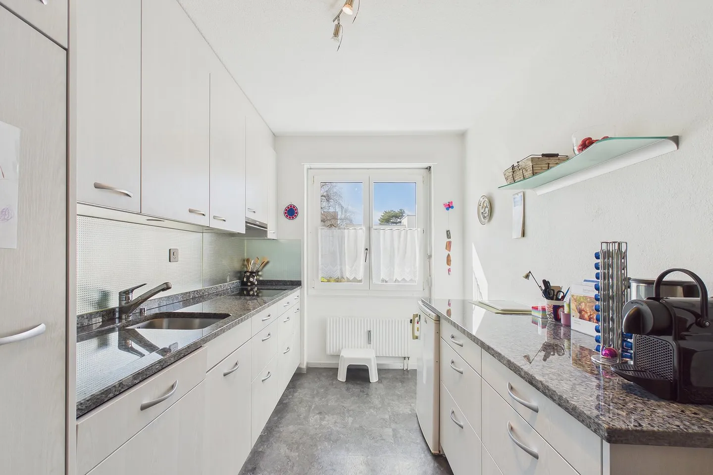 Charming 3.5-room apartment with balcony and garage in Ostermundigen - Photo 7 of 8