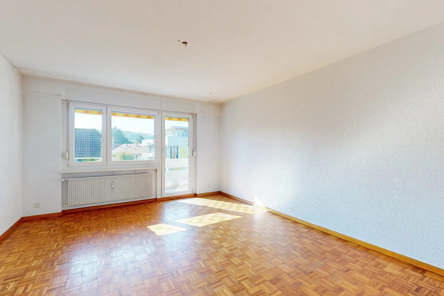 Apartment for rent - Photo 2 of 8