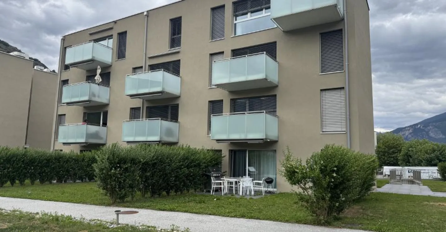Spacious 4.5 room apartment in Sion – Bright and quiet - Photo 1 of 11