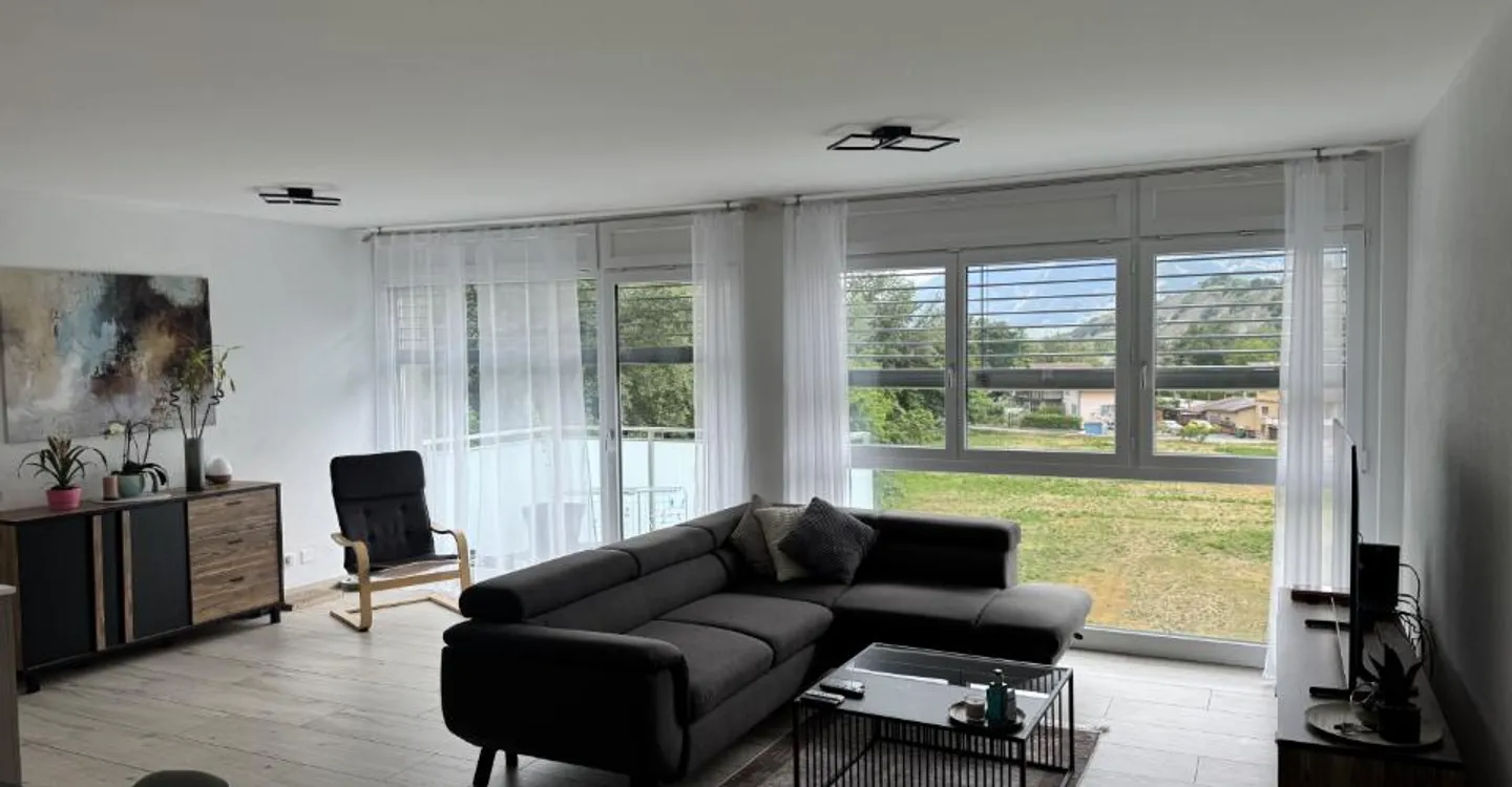 Spacious 4.5 room apartment in Sion – Bright and quiet - Photo 3 of 11