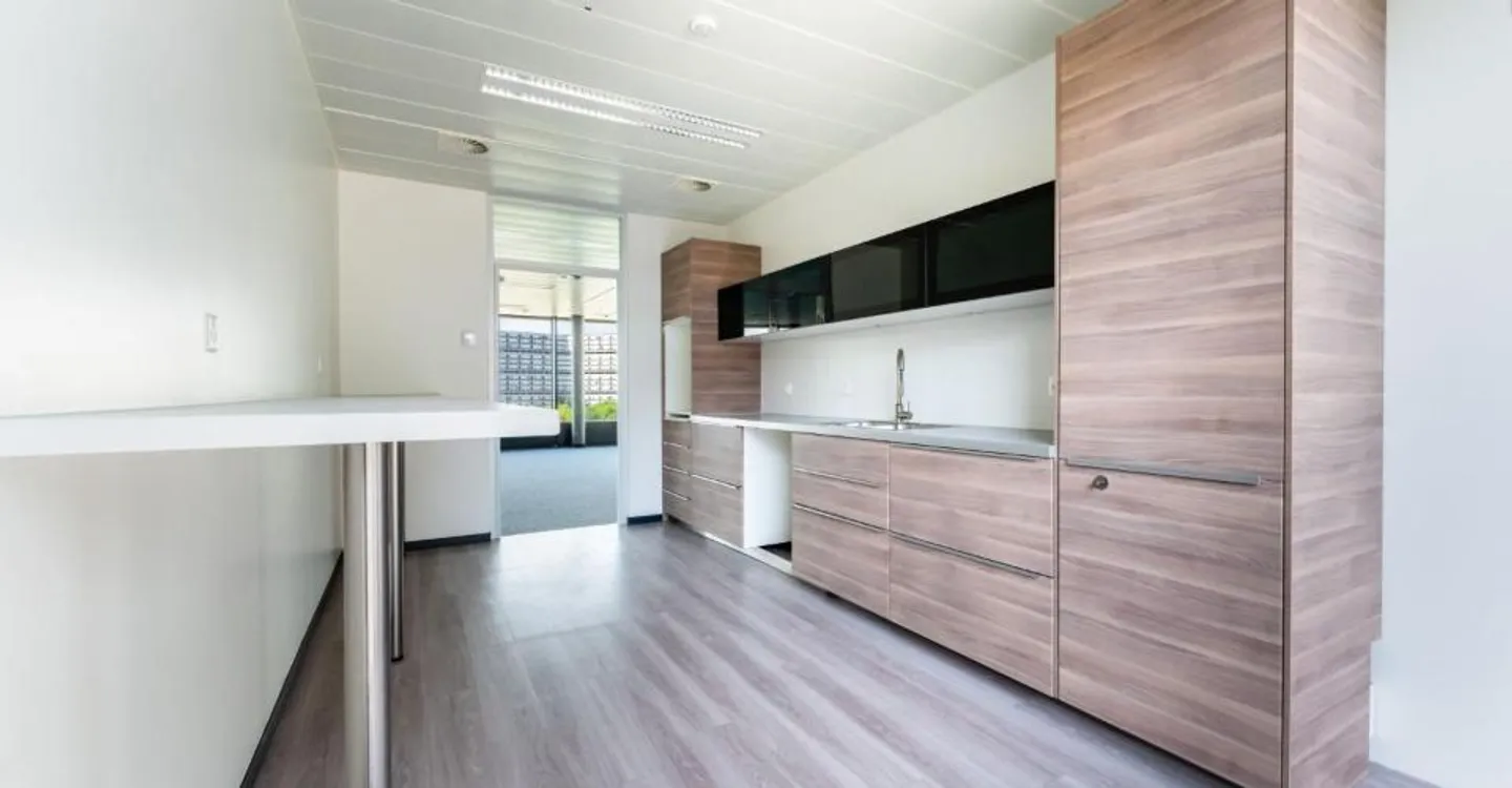 Administrative area of 292 m² on the 4th floor - large bright office spaces - Photo 5 of 7
