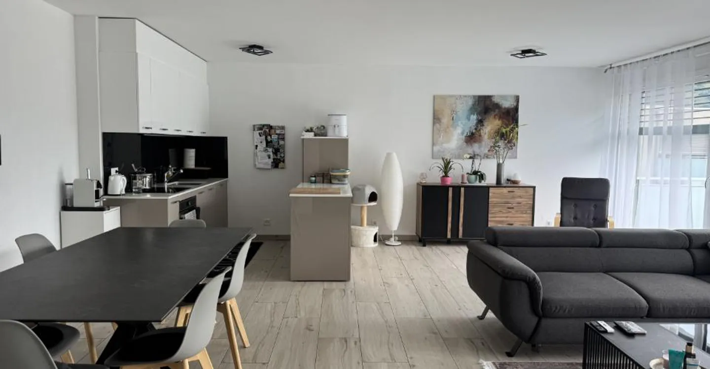 Spacious 4.5 room apartment in Sion – Bright and quiet - Photo 4 of 11