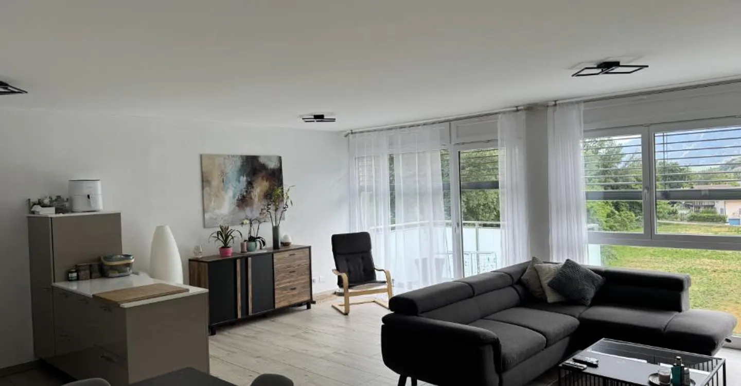 Spacious 4.5 room apartment in Sion – Bright and quiet - Photo 5 of 11