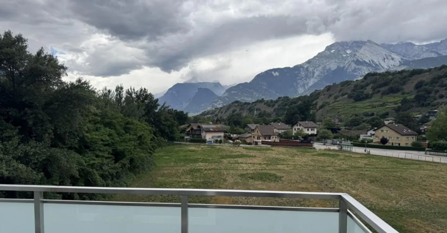Spacious 4.5 room apartment in Sion – Bright and quiet - Photo 7 of 11