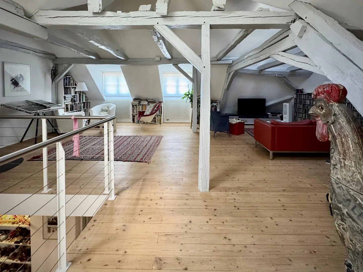 Historical farmhouse with renovated substance in the village center - Photo 5 of 7