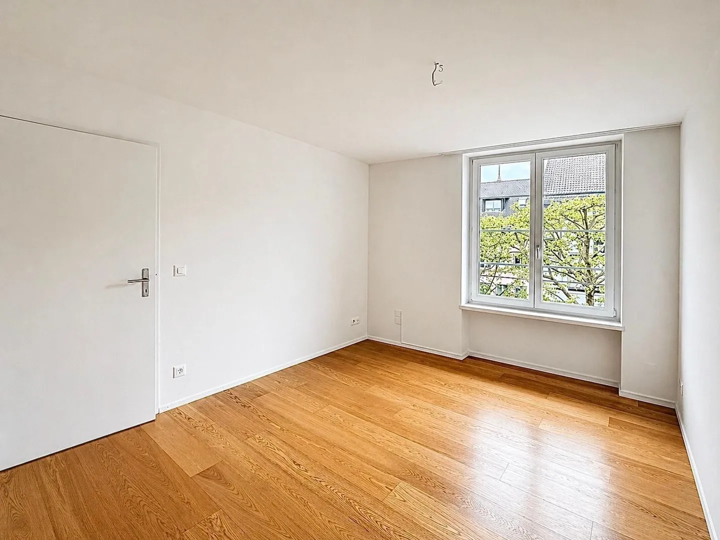 Urban Luxury in the Heart of Winterthur! - Photo 6 of 13