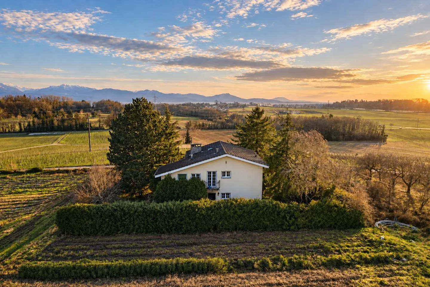 Charmantes Bungalow mit Seeblick - Foto 1 von 13