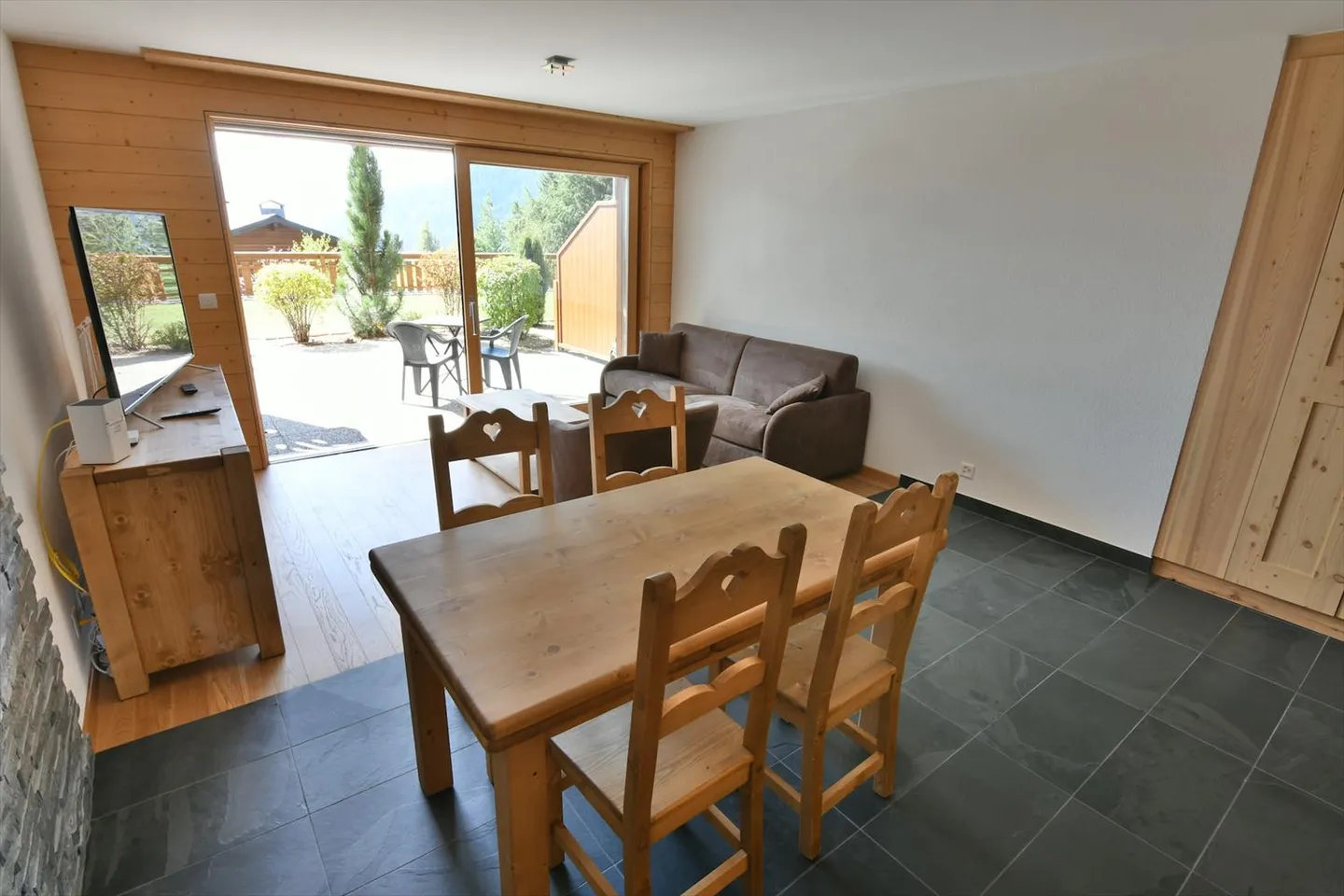 Sehr schöne 2,5-Zimmer-Wohnung in einer prestigeträchtigen Residenz in Ovronnaz/VS - Foto 3 von 12