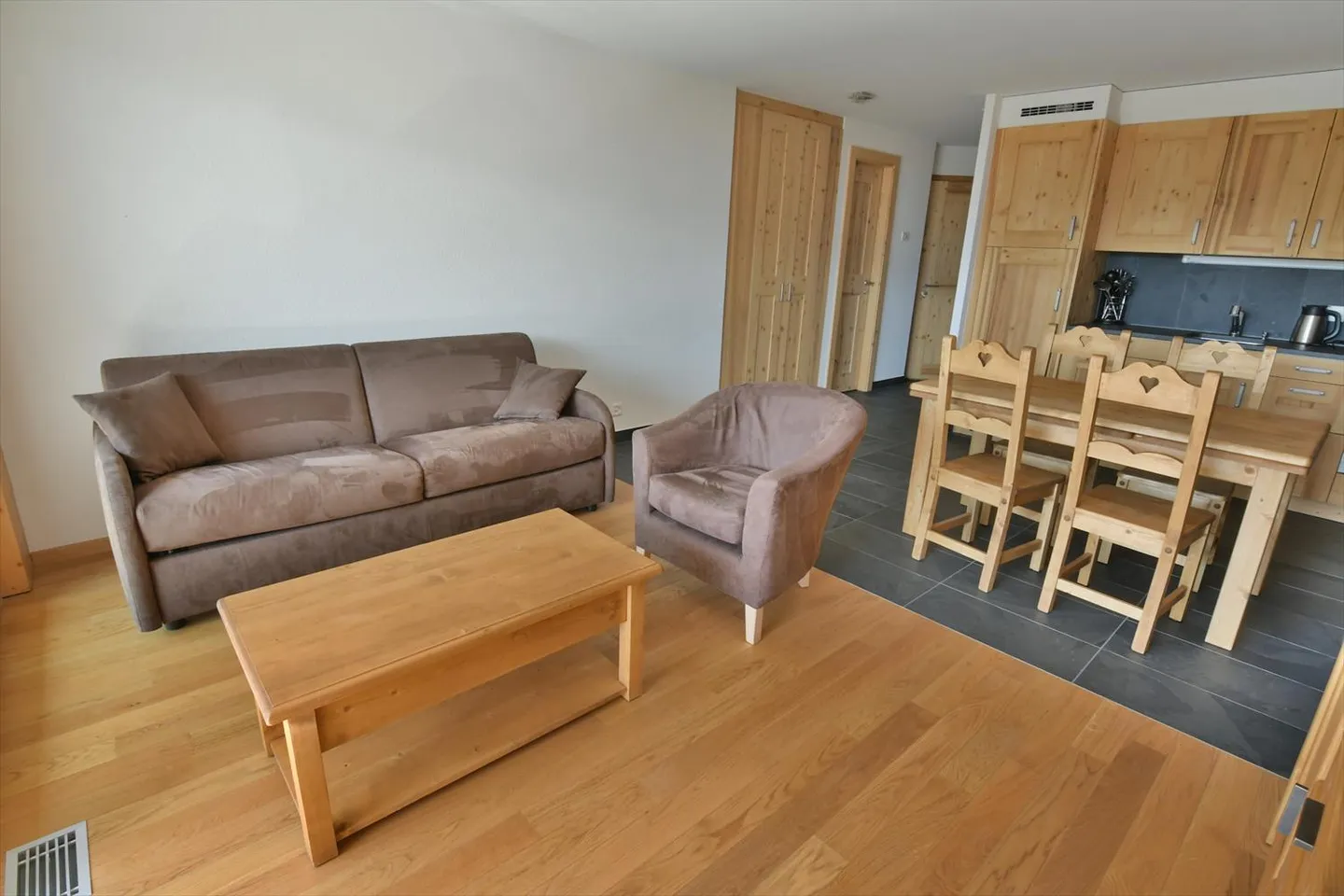 Sehr schöne 2,5-Zimmer-Wohnung in einer prestigeträchtigen Residenz in Ovronnaz/VS - Foto 4 von 12
