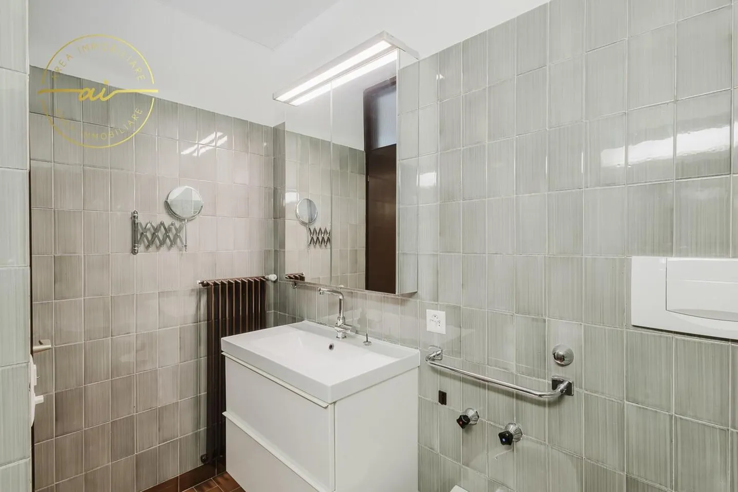 PRESTIGIOSA VILLA BIFAMILIARE CON PISCINA E AMPI SPAZI - Foto 6 di 13