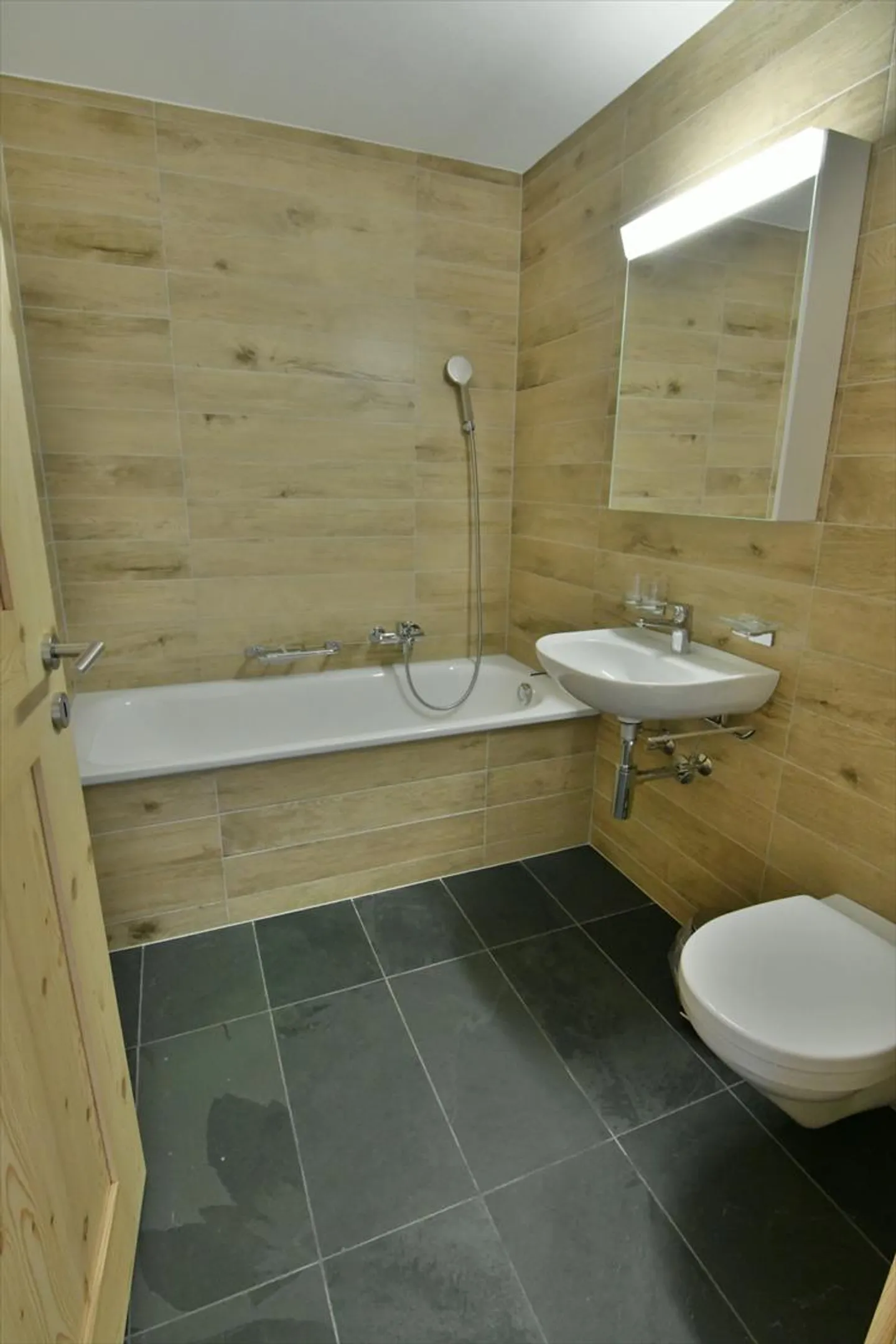 Sehr schöne 2,5-Zimmer-Wohnung in einer prestigeträchtigen Residenz in Ovronnaz/VS - Foto 7 von 12