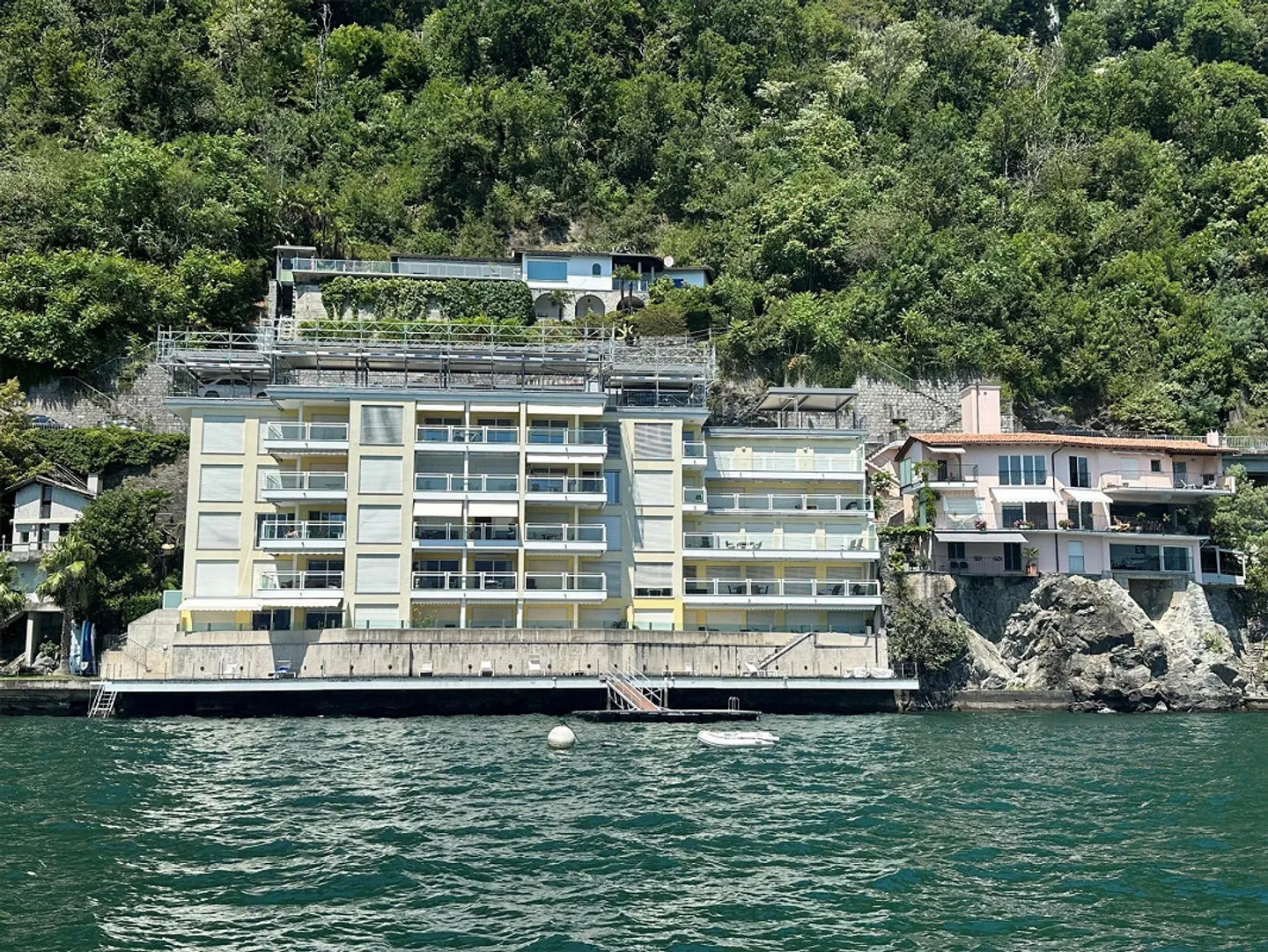 Exclusive 4.5-room apartment directly on the lake - Photo 1 of 16