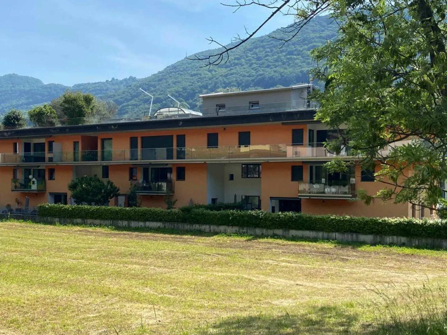 BARBENGO SCHOOLS · 4.5 ROOMS WITH COMMUNITY POOL AND ATTACHED GARDEN - Photo 13 of 14
