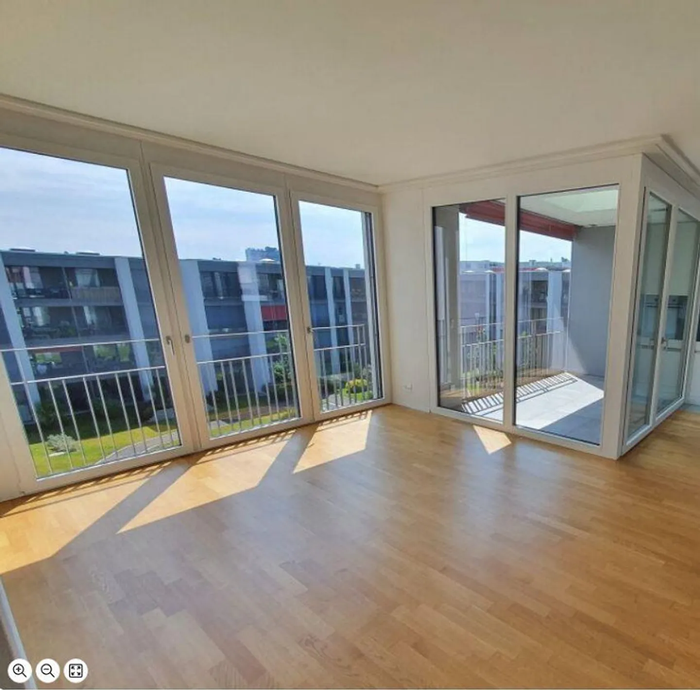 Bellissimo e luminoso appartamento di 3,5 stanze al 2° piano a Berna Brünnen - Foto 2 di 6