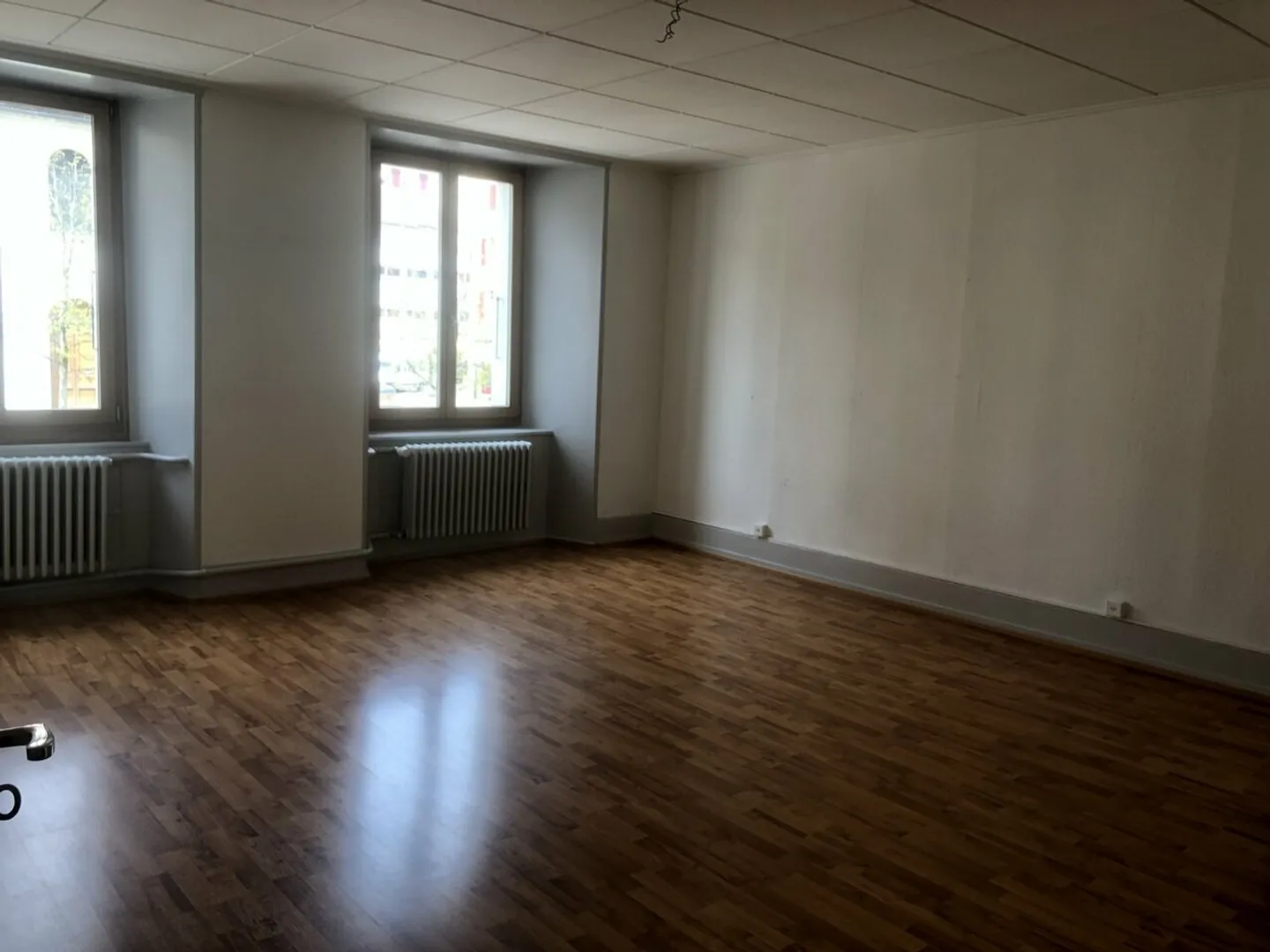 Daniel-Jeanrichard 19 - Appartamento 2,5 locali 1° piano 77 m2 - Foto 3 di 7