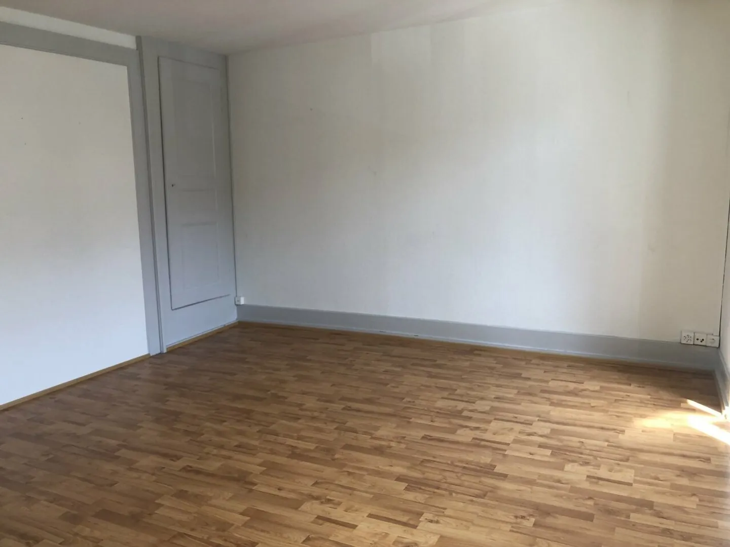 Daniel-Jeanrichard 19 - Appartamento 2,5 locali 1° piano 77 m2 - Foto 5 di 7