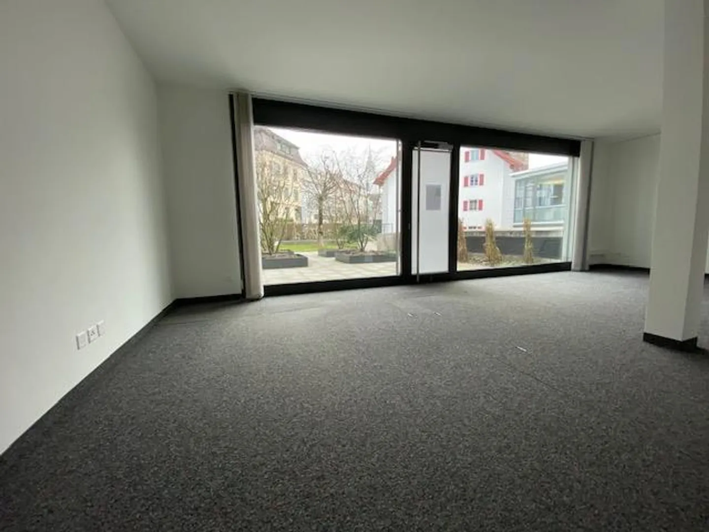 Locaux commerciaux au centre de Schwyz - Photo 2 sur 6