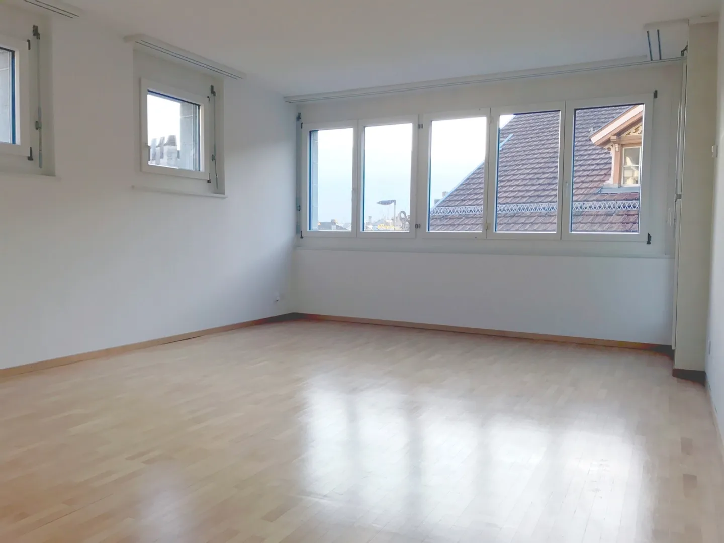 Apartment for rent - Photo 2 of 5