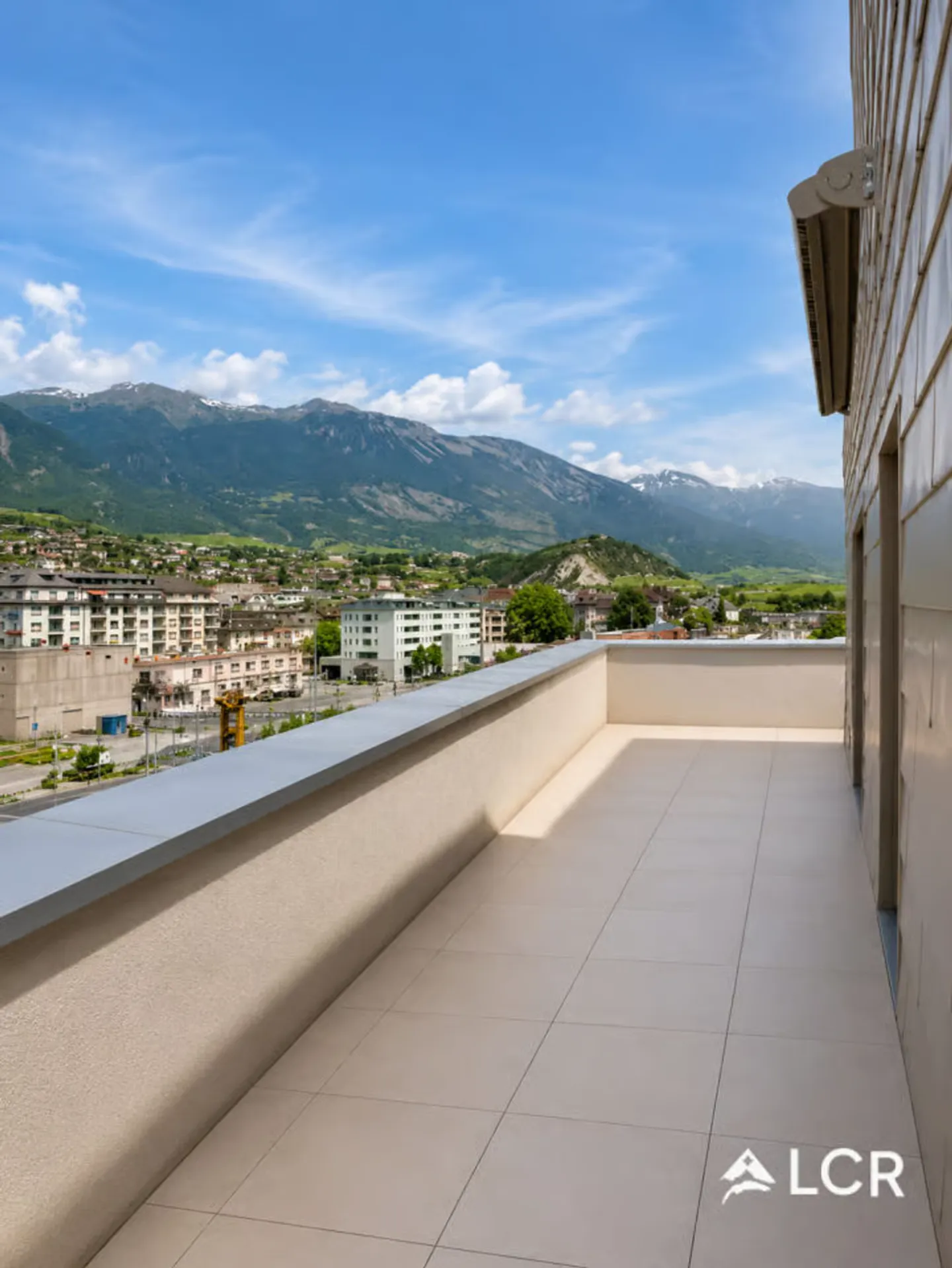 Geräumiges Duplex-Attik mit Terrasse - Foto 11 von 13