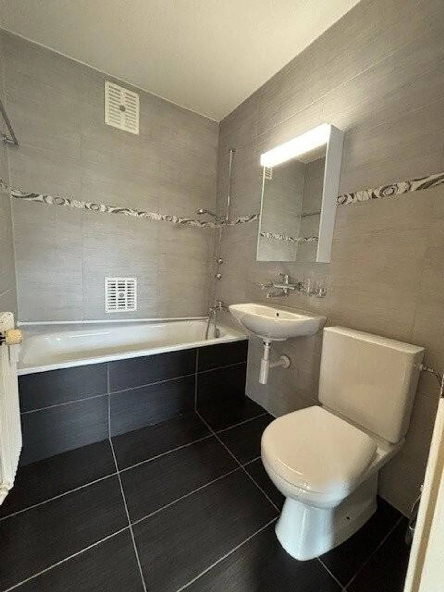 Your retreat near the city - Photo 3 of 6