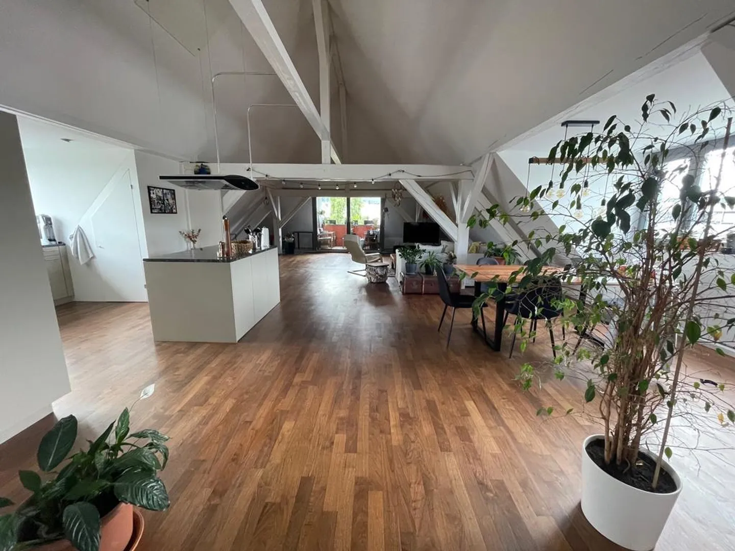 Beautiful penthouse apartment in Liebefeld for rent - Photo 2 of 12