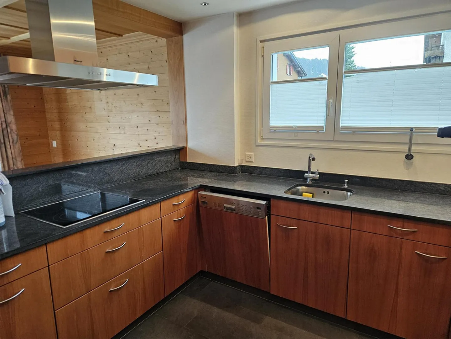 Maison individuelle de 5,5 pièces - Photo 3 sur 4