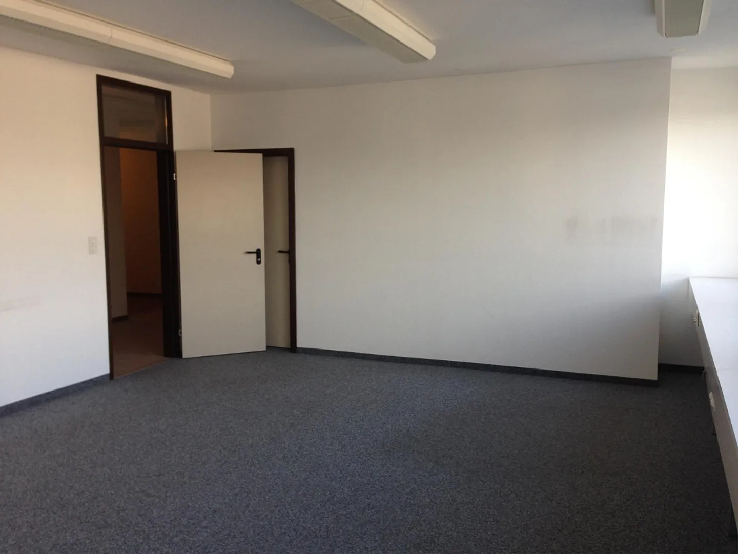 Diverse, affordable office spaces in a diverse commercial building - Photo 6 of 7
