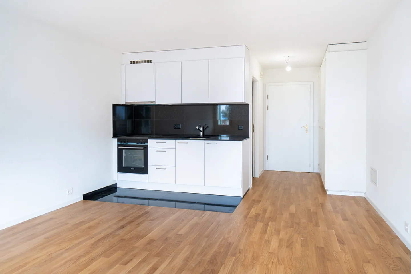 Nouveau Studio Près du Lac - Photo 2 sur 3