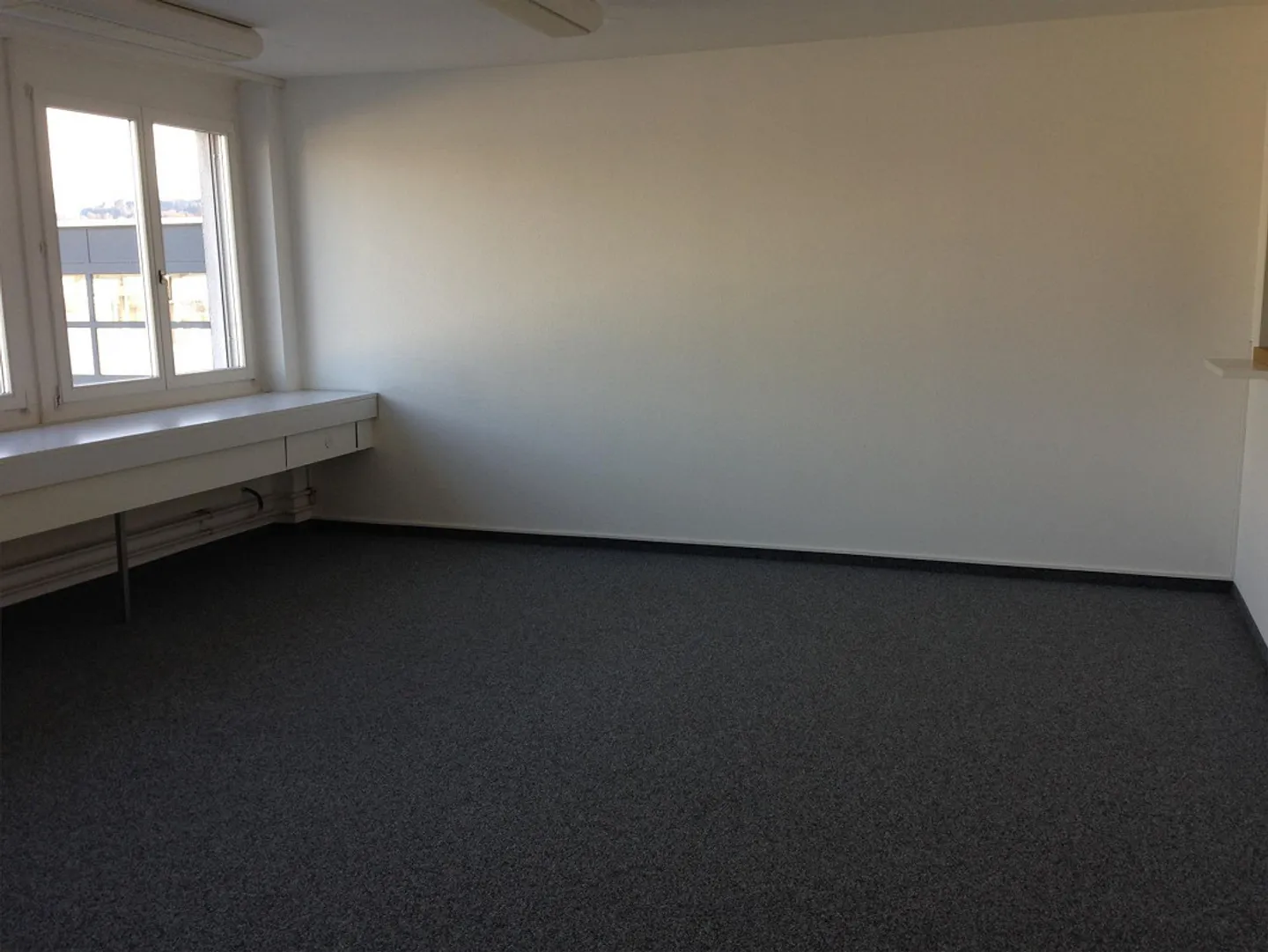 Diverse, affordable office spaces in a diverse commercial building - Photo 7 of 7