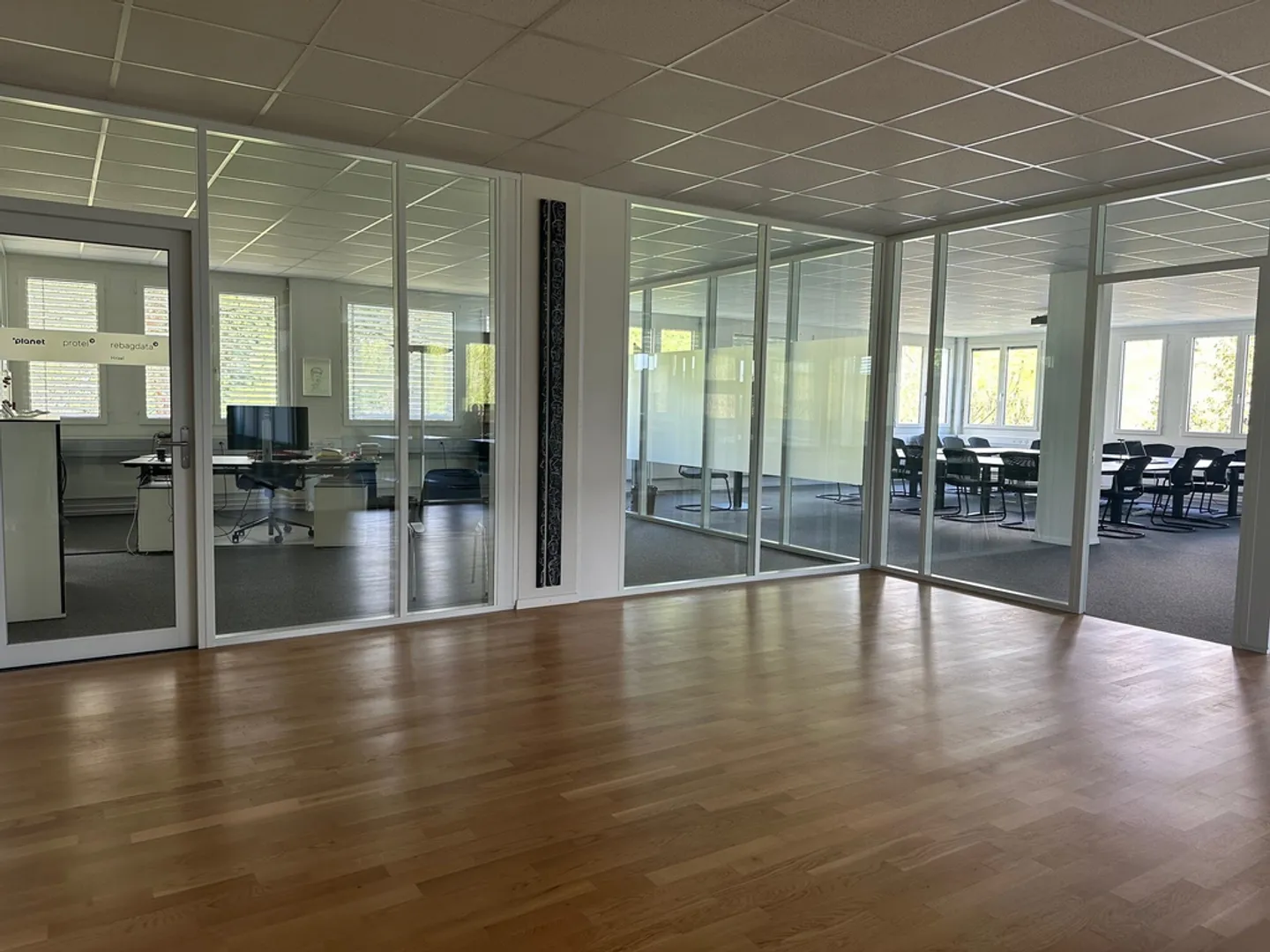 Travail créatif facilité ! Espace de bureau à louer 374m2. - Photo 3 sur 7