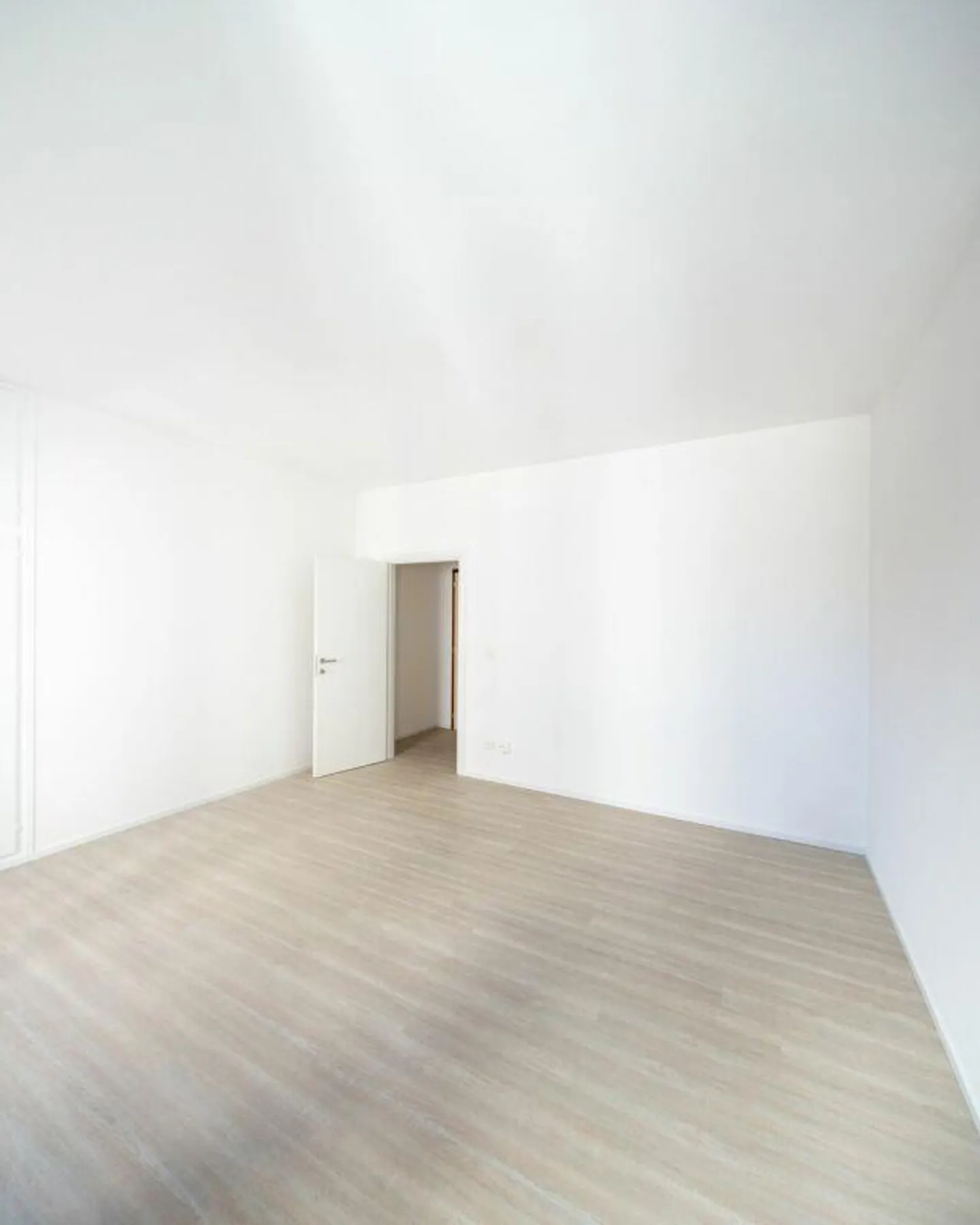 8900 Chiasso, Via G. Guisan 21a, Wohnung Nr. 2140 - Foto 3 von 5