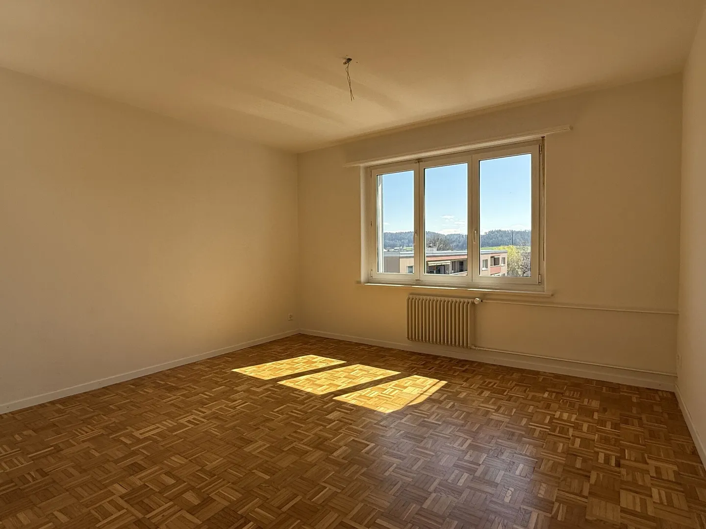 Charming Apartment with Mountain View - Photo 3 of 7