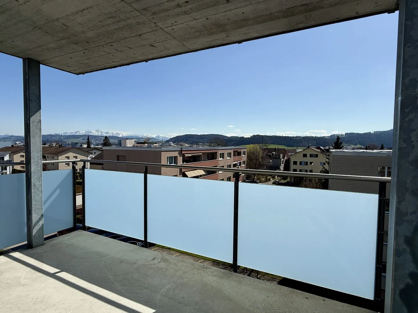 Charming Apartment with Mountain View - Photo 1 of 7