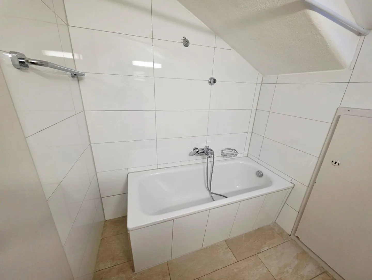 Central Living Happiness: Modern 2.5-Room Apartment in St. Margreth - Photo 8 of 9