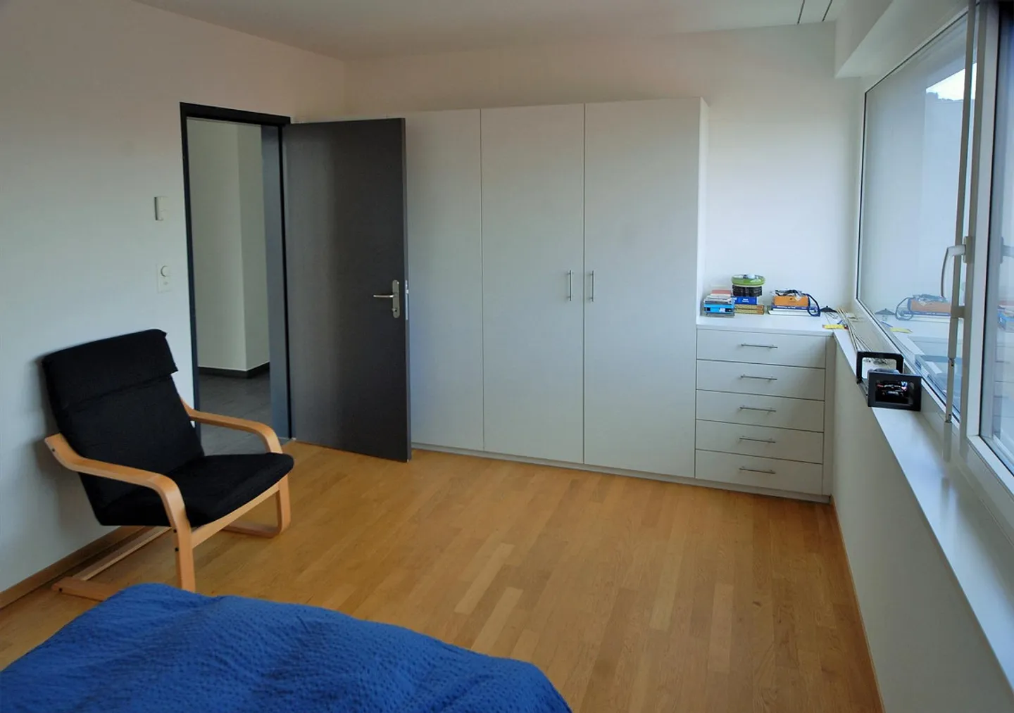 Exclusive penthouse apartment with large terrace and stunning mountain view - Photo 6 of 12