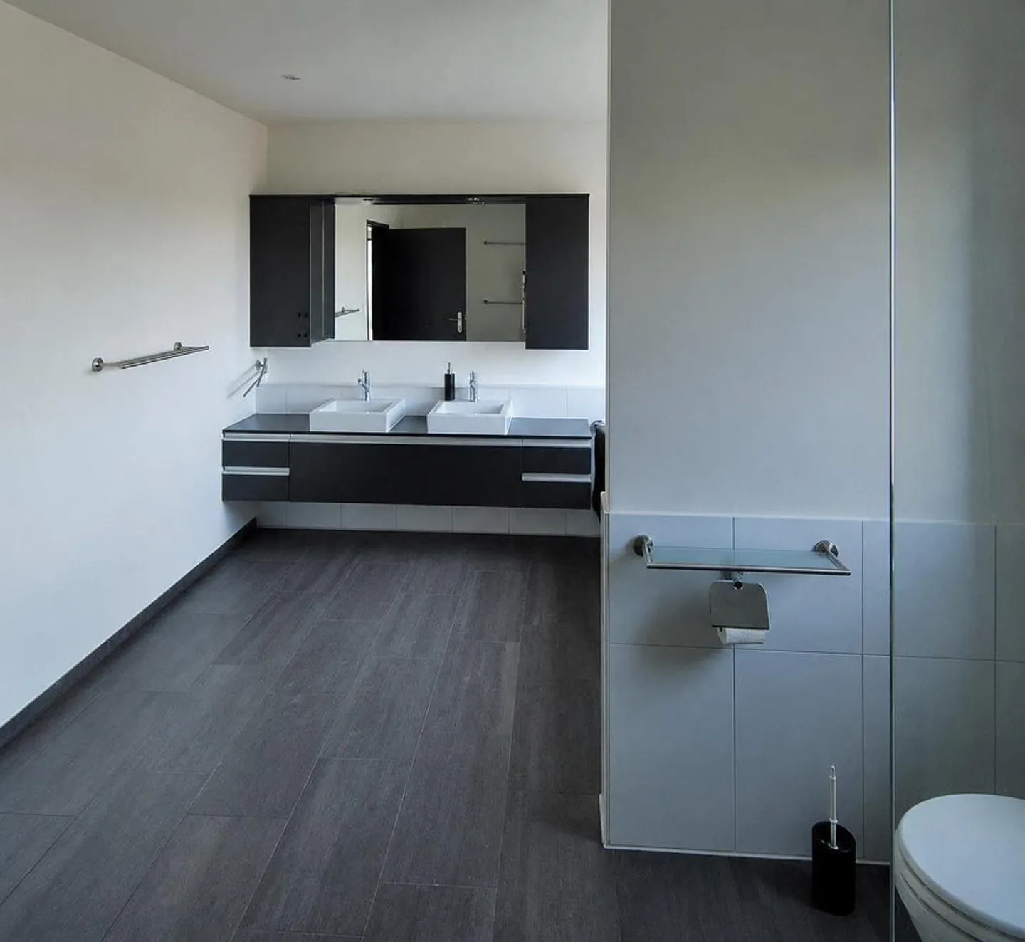 Exclusive penthouse apartment with large terrace and stunning mountain view - Photo 7 of 12