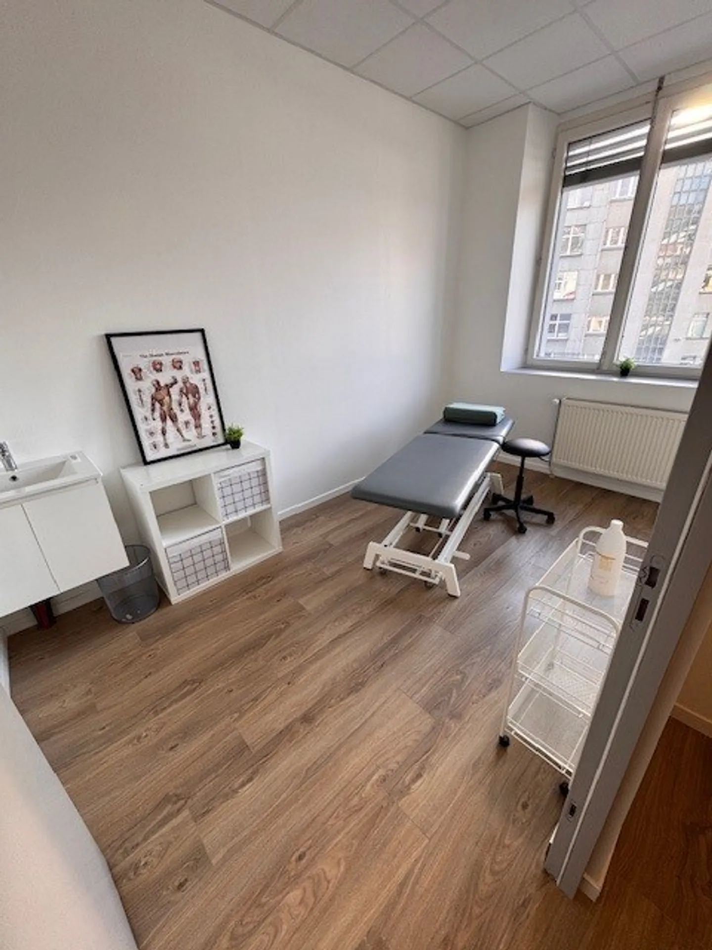 Louez votre bureau dès aujourd'hui! - Photo 1 sur 7