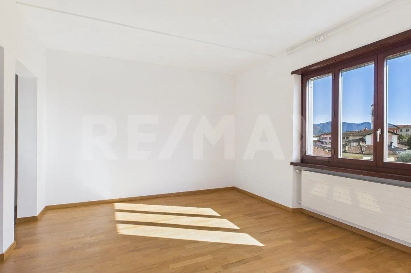 Coldrerio - 3.5 Rooms on the Top Floor with a View - Photo 3 of 12