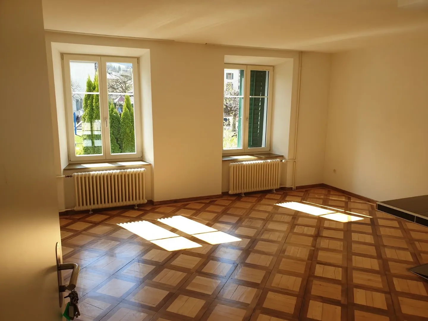 Charming 2-room old building apartment in a central location in Glarus - Photo 5 of 7