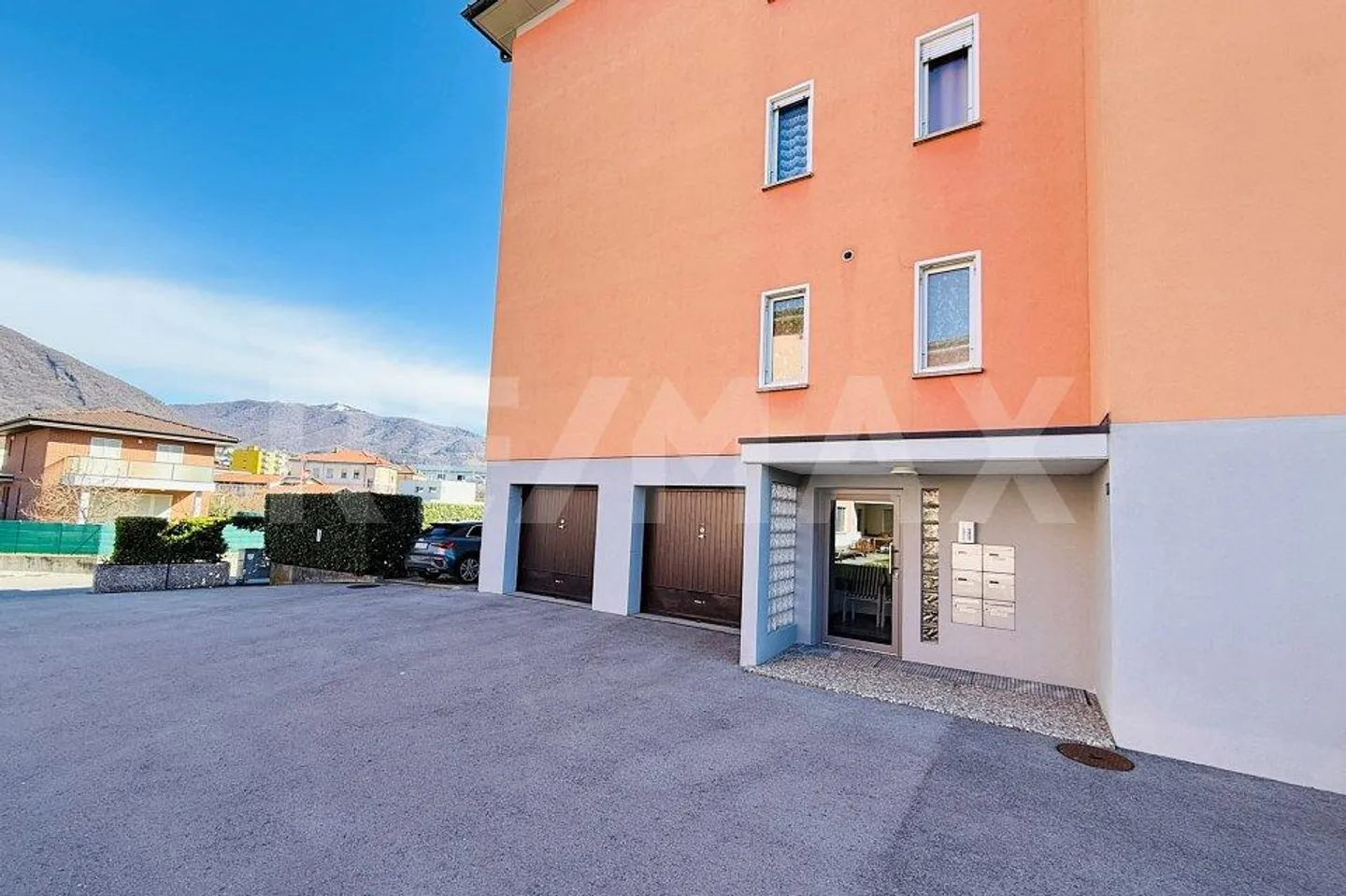 Coldrerio - 3.5 Rooms on the Top Floor with a View - Photo 11 of 12