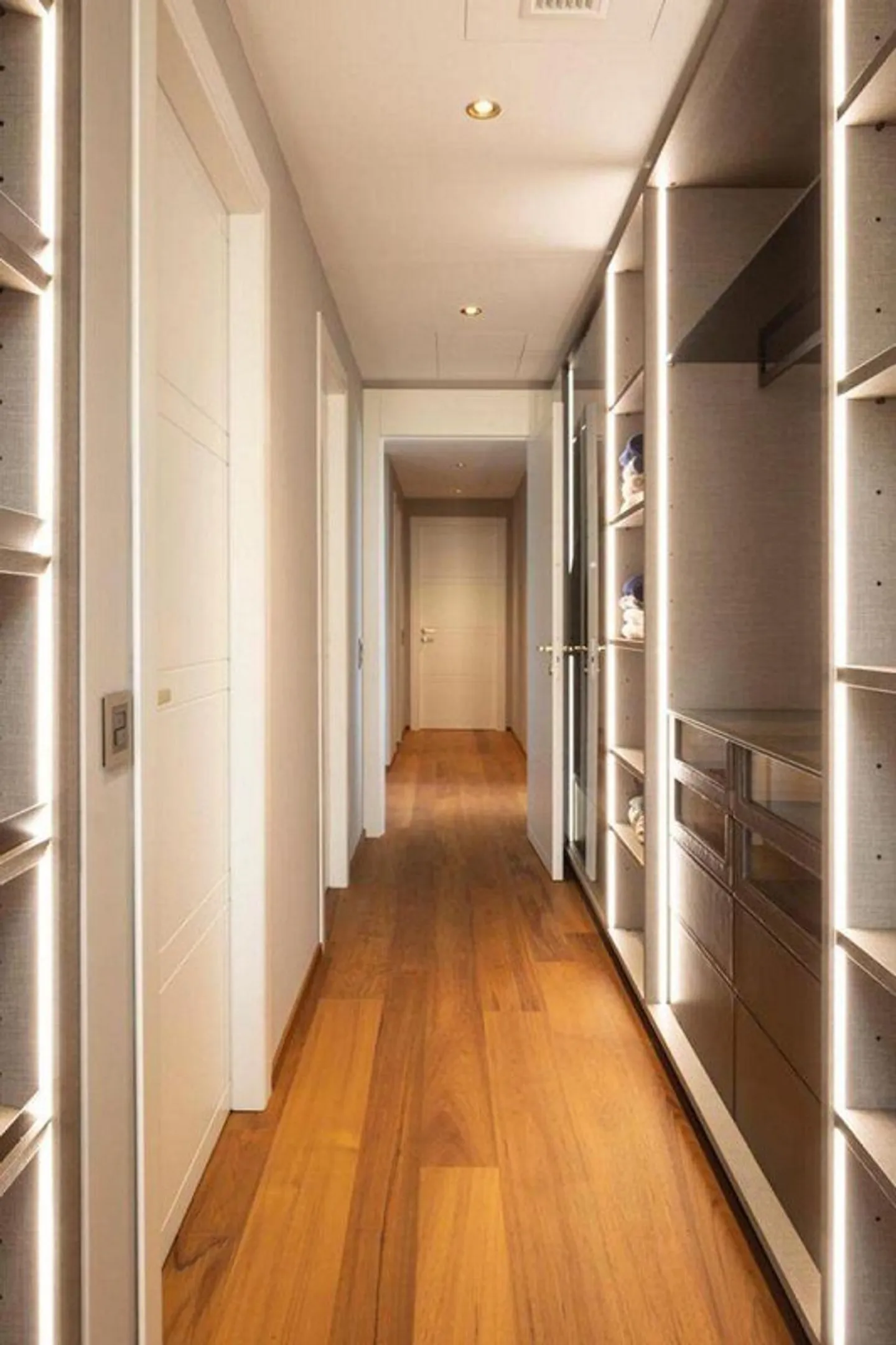 BEL APPARTEMENT AVEC JARDIN ET VUE SUR LE LAC - Photo 8 sur 10