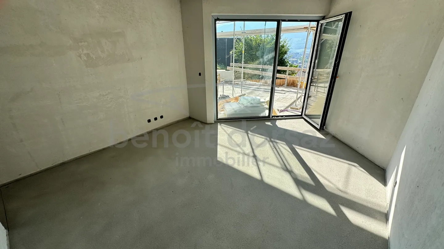 Dernière chance : appartement de 4,5 pièces avec grand jardin. - Photo 3 sur 7