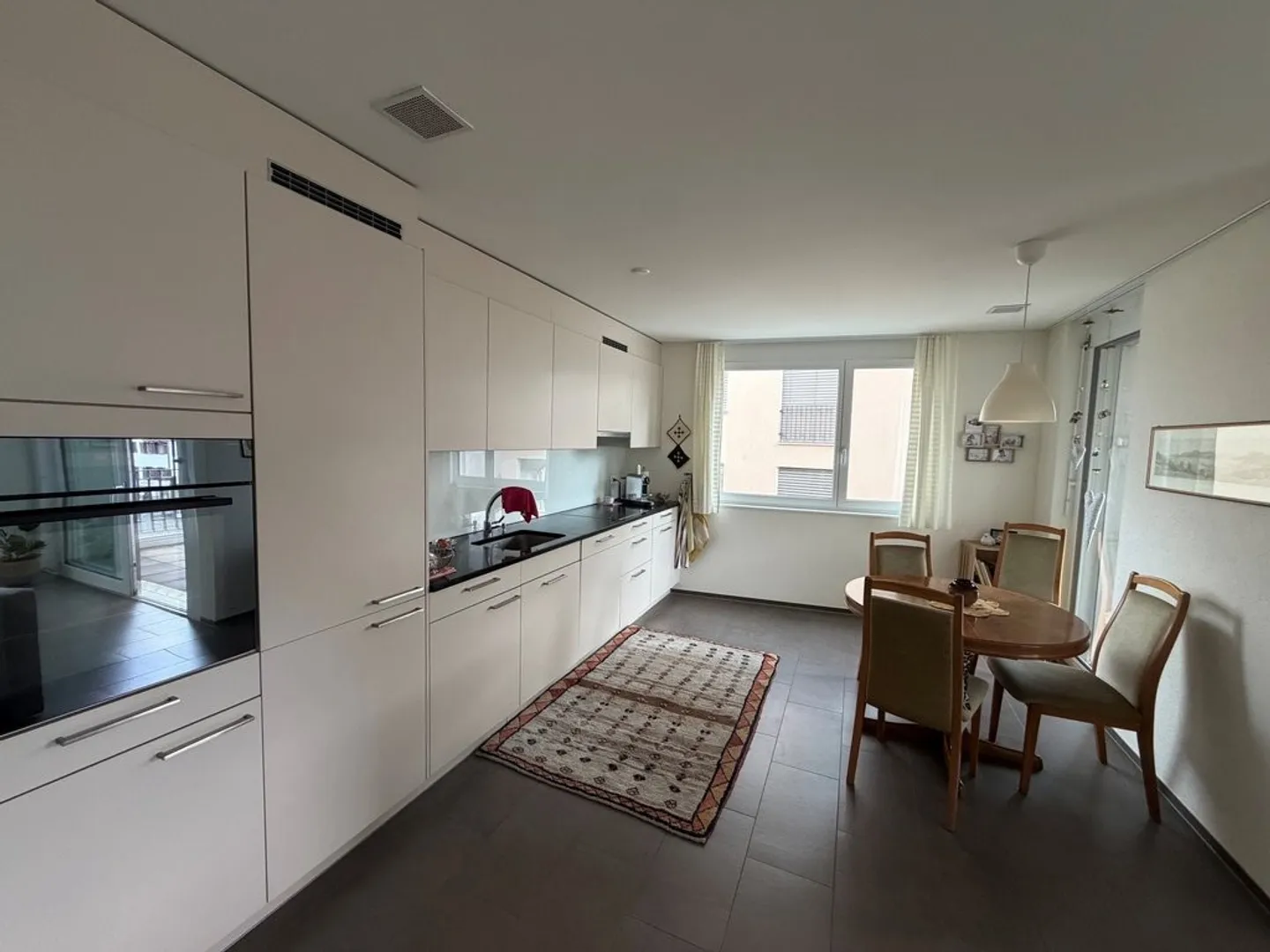 Appartement lumineux et moderne à louer ! - Photo 3 sur 7
